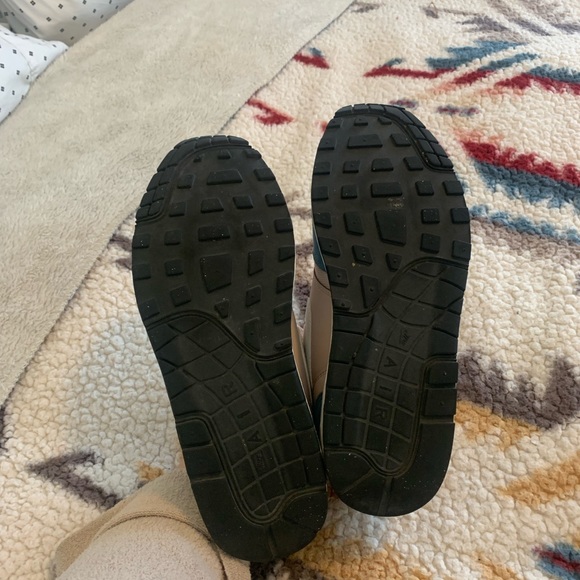 Nike Air Max - Picture 6 of 7